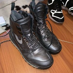 RARE Nike flywire lunarlon h20 repel high top